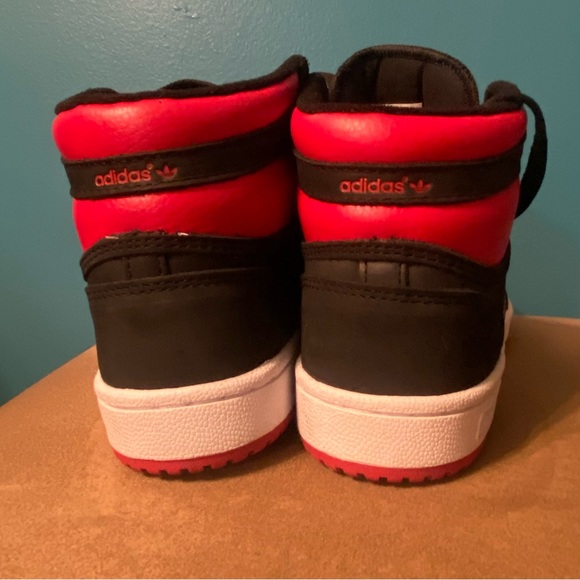 Adidas Originals High Tops - Picture 4 of 8